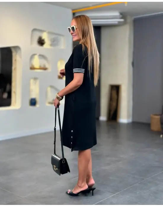 Kadın Kısa Kollu V Yakalı Yanlardan Yırtmaç Ve Düğmeli Viskon Iki Iplik Elbise