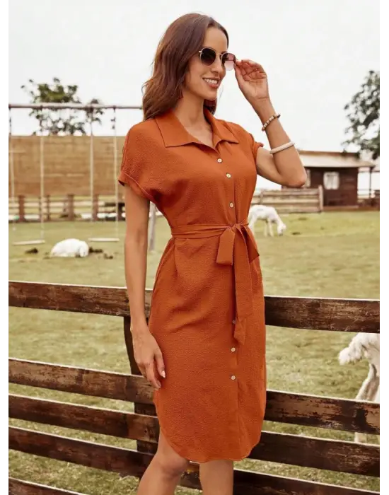 Kadın Kısa Kollu Yakalı önden Düğmeli Beli Kuşaklı Bürümcük Elbise