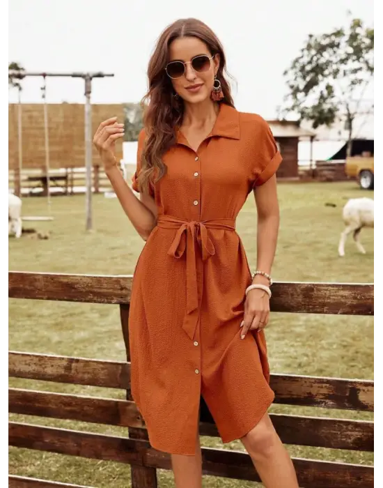Kadın Kısa Kollu Yakalı önden Düğmeli Beli Kuşaklı Bürümcük Elbise