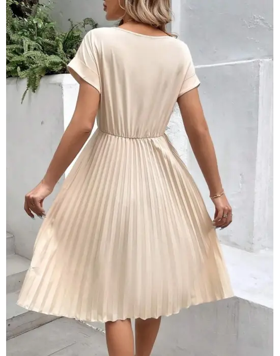 Kadın Kısa Kollu Yakası Açık Belden Lastikli Pileli Kısa Ithal Krep Elbise