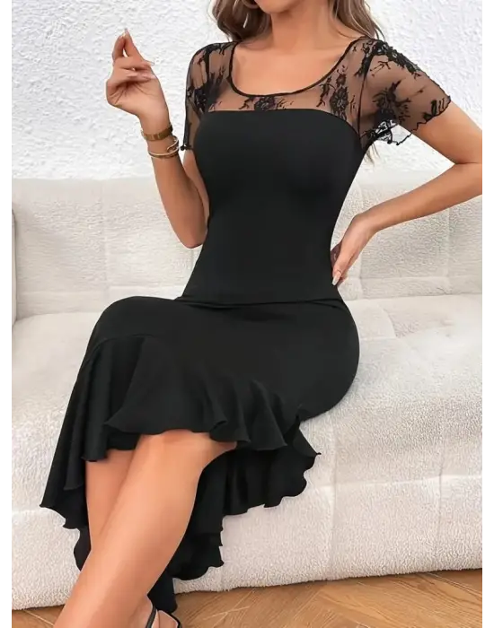 Kadın Kısa Kollu Yakası Açık Dantel Detaylı Fırfırlı Asimetrik Janjan Krep Elbise