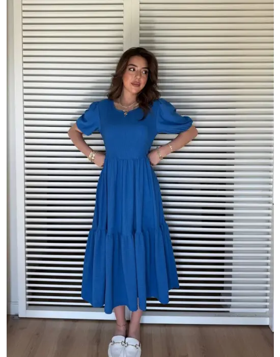 Kadın Kısa Kollu Yakası Açık Katlı Bürümcük Balon Elbise
