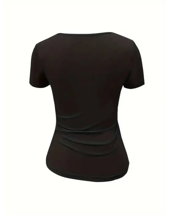 Kadın Kısa Kollu Yakası Açık Lazer Kesik Detaylı Viskon Bluz