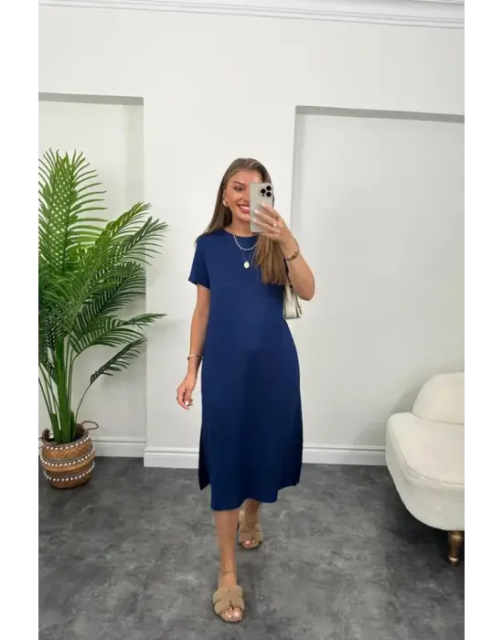 Kadın Kısa Kollu Yırtmaç Detaylı Salaş Viskon Elbise