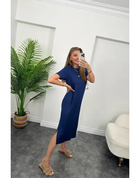 Kadın Kısa Kollu Yırtmaç Detaylı Salaş Viskon Elbise