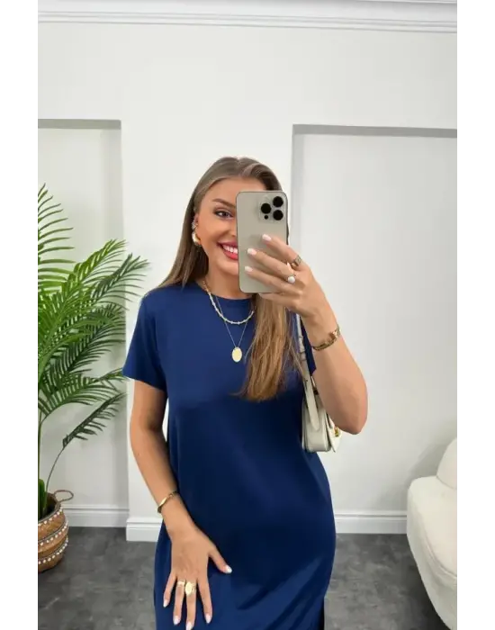 Kadın Kısa Kollu Yırtmaç Detaylı Salaş Viskon Elbise