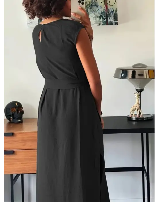 Omarı Şık Kadın Elbise - Yuvarlak Yaka, Belden Bağcık, Yırtmaçlı