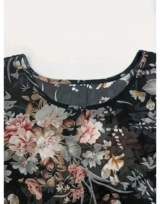 Omarı Asimetrik Kesim Çiçek Desenli Şifon Bluz