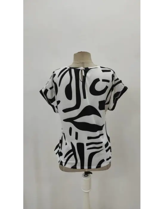 Omarı Şık Desenli Kadın Kısa Kollu Bluz