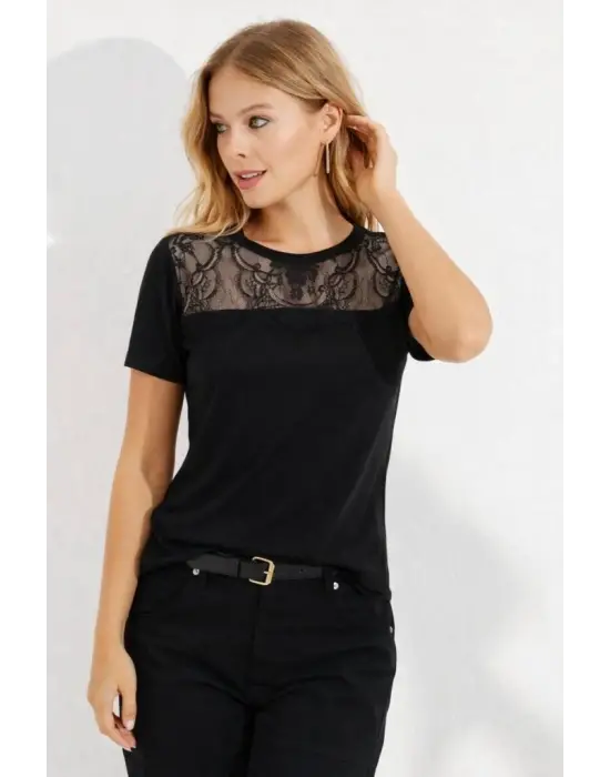 Kadın Kısa Kollu Yuvarlak Yaka ön Dantel Detaylı Viskon Bluz
