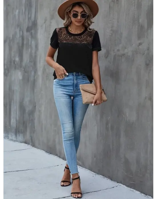 Omarı Şık Yuvarlak Yaka Dantelli Kadın Viskon Bluzu