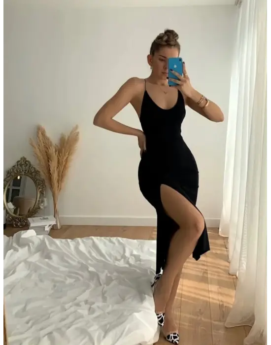 Omarı Etkileyici Yırtmaç Detaylı V Yaka Midi Elbise