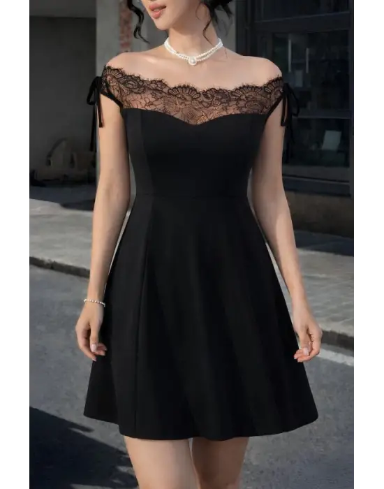 Kadın Madonna Yakalı Dantelli Kısa Janjan Krep Elbise