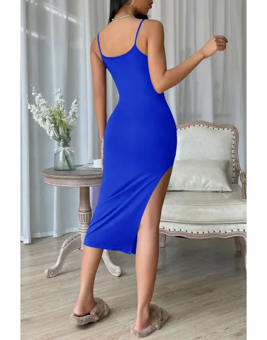 Omarı Göz Alıcı Mavi Yırtmaçlı Diz Altı Gecelik