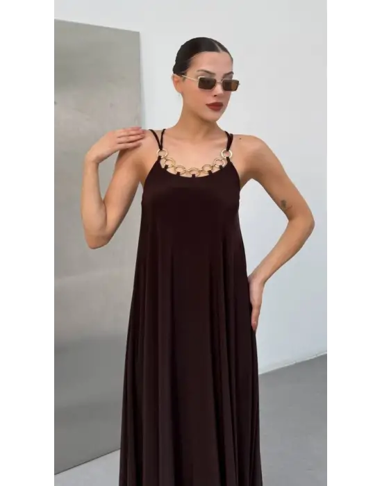 Kadın Omuz Askılı Kuş Gözü Zincir Detay Sandy Kumaş Maxi Boy Elbise