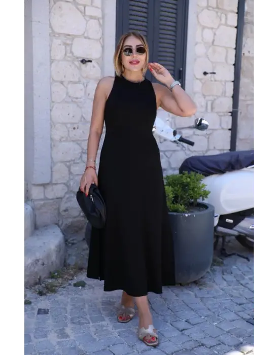 Kadın Omuzlardan Açık Arkadan Aksesuar Detaylı Yırtmaçlı Janjan Krep Elbise