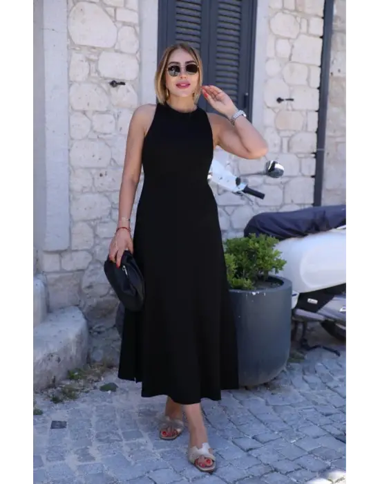 Kadın Omuzlardan Açık Arkadan Aksesuar Detaylı Yırtmaçlı Janjan Krep Elbise