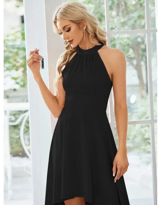 Kadın Omuzlardan Açık Boyundan Halka Detaylı Görünümlü Asimetrik Detaylı Kısa Ithal Krep Elbise