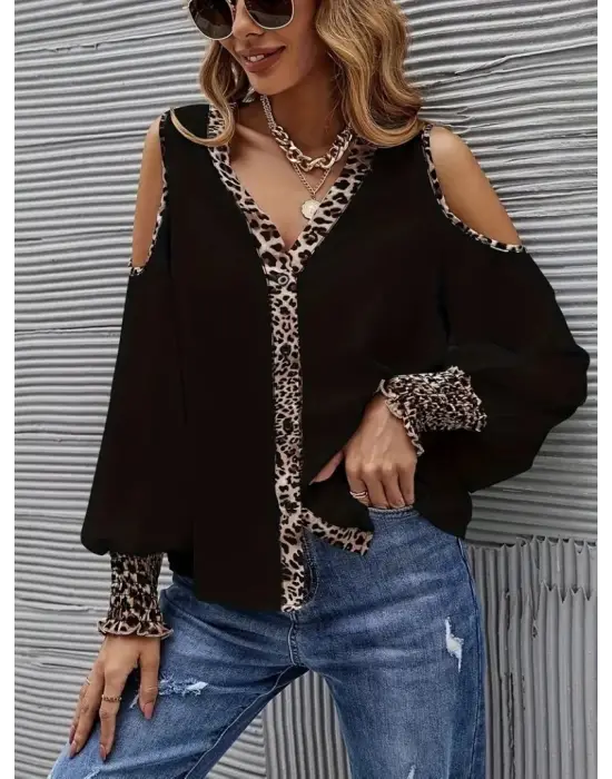 Kadın Omuzlardan Açık Yakalı önden Düğmeli Leopar Detaylı Sandy Bluz