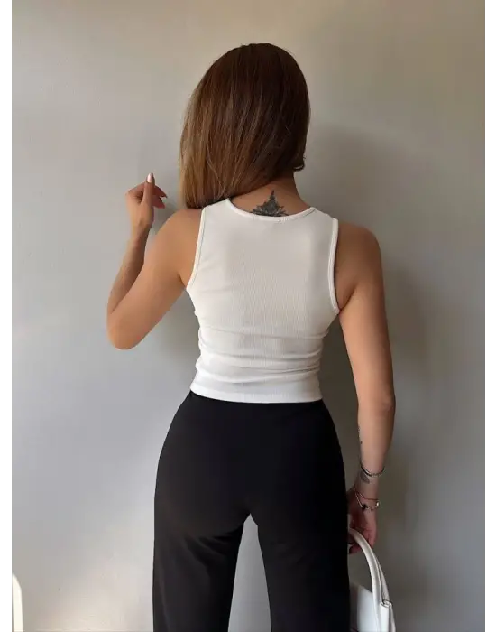 Omarı Yumuşak Dantel Detaylı Kadın Bluz