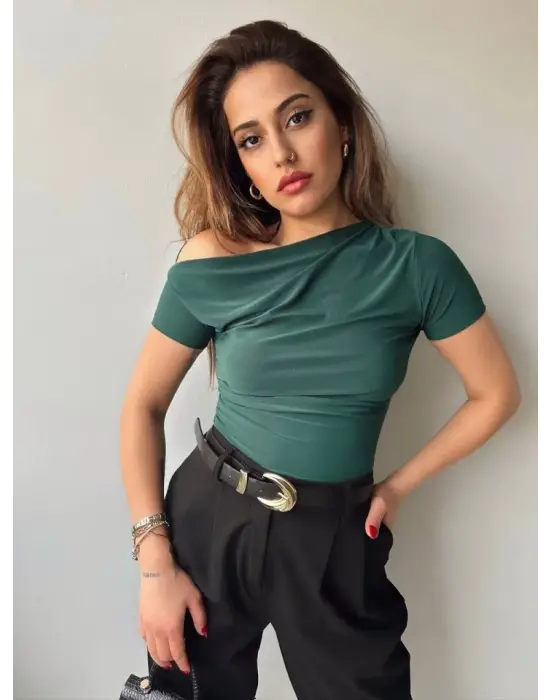 Omarı Rahat ve Şık Düşük Omuz Bluz
