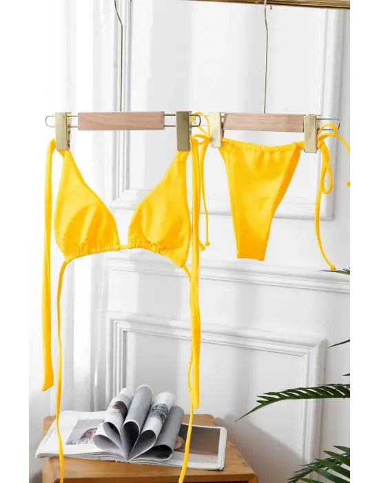 Omarı Yandan Bağlamalı Sarı Üçgen Bikini Mayo Takımı