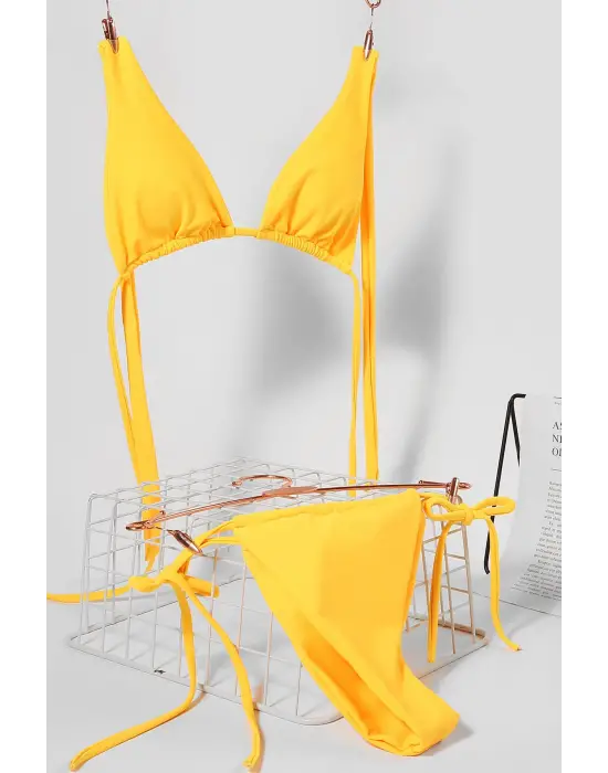 Omarı Yandan Bağlamalı Sarı Üçgen Bikini Mayo Takımı