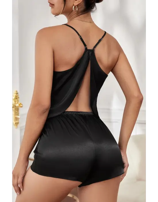 Omarı Asimetrik Sırt Dekolte Detaylı Şortlu Gecelik Takım