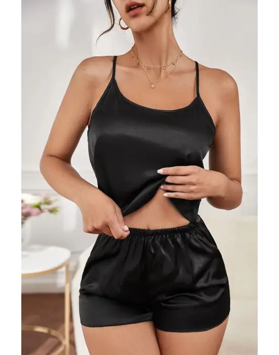 Omarı Asimetrik Sırt Dekolte Detaylı Şortlu Gecelik Takım