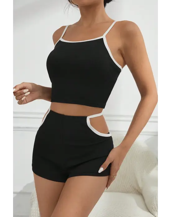 Omarı Modern ve Şık Siyah Beyaz Cut-Out Detaylı Gecelik Takımı