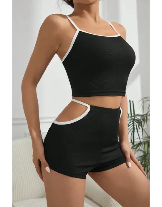 Omarı Modern ve Şık Siyah Beyaz Cut-Out Detaylı Gecelik Takımı