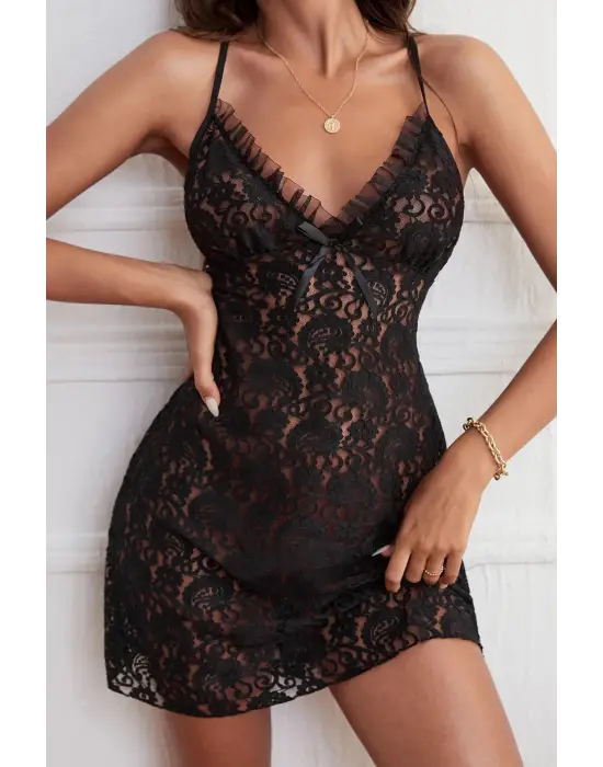 Omarı Şıklığı ve Zarafetiyle Kadın Siyah Dantel Gecelik