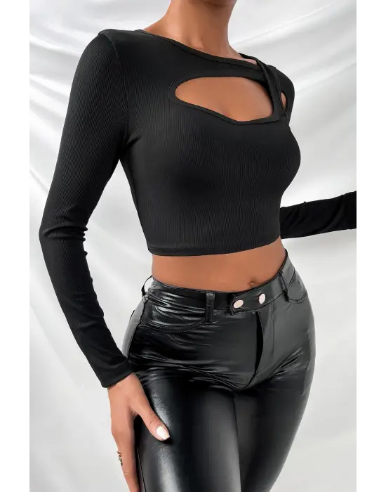 Omarı Siyah Göğüs Dekolteli Çapraz Askılı Crop Top Bluz