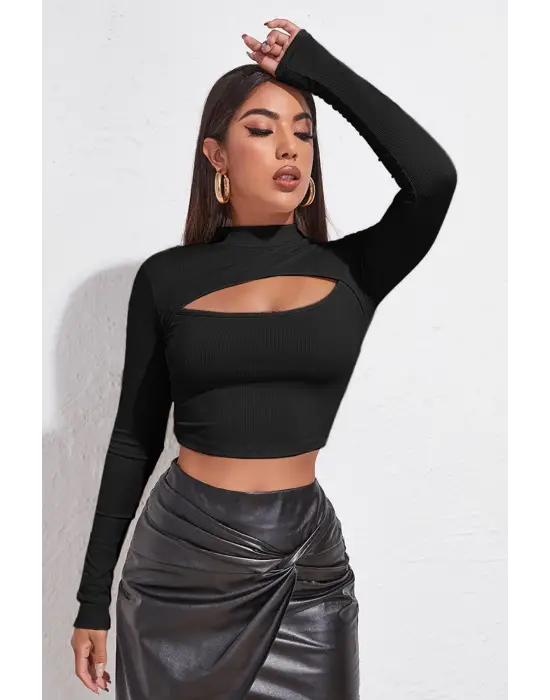 Omarı Siyah Göğüs Dekolteli Crop Top Bluz