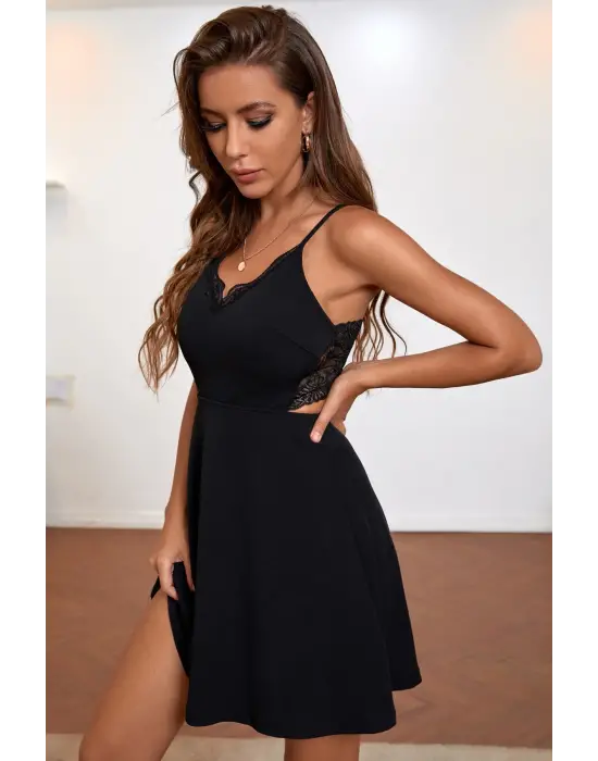 Omarı Şık İp Askılı Siyah Dantel Detaylı Kadın Gecelik