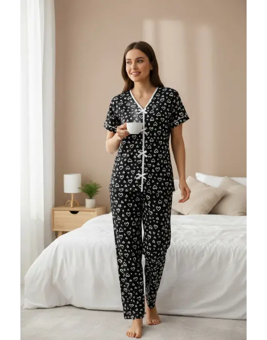 Kadın Siyah Kalp Desenli Fiyonklu Kısa Kollu Uzun Pijama Takımı
