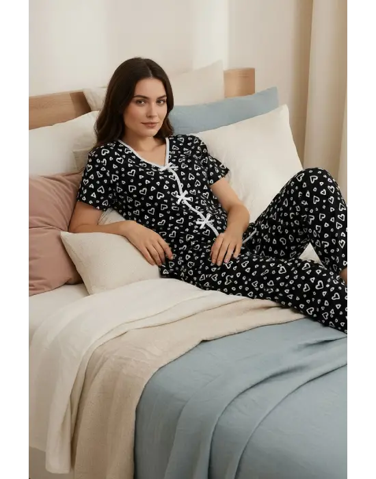 Kadın Siyah Kalp Desenli Fiyonklu Kısa Kollu Uzun Pijama Takımı