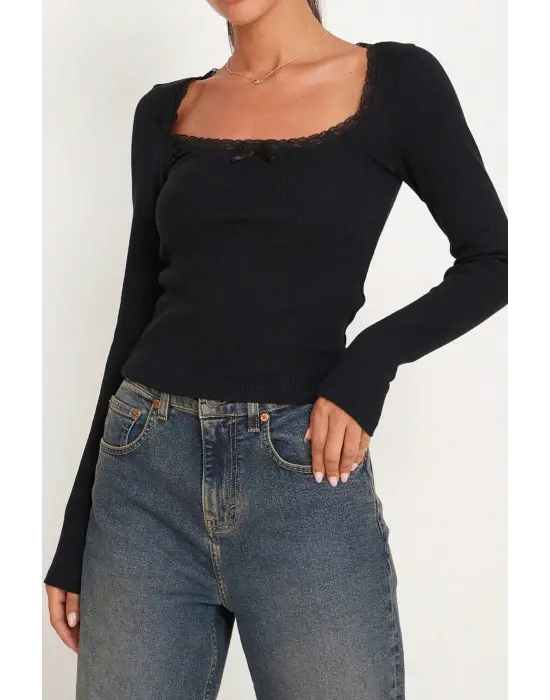 Omarı Siyah Dantelli Kollu Crop Top Bluz