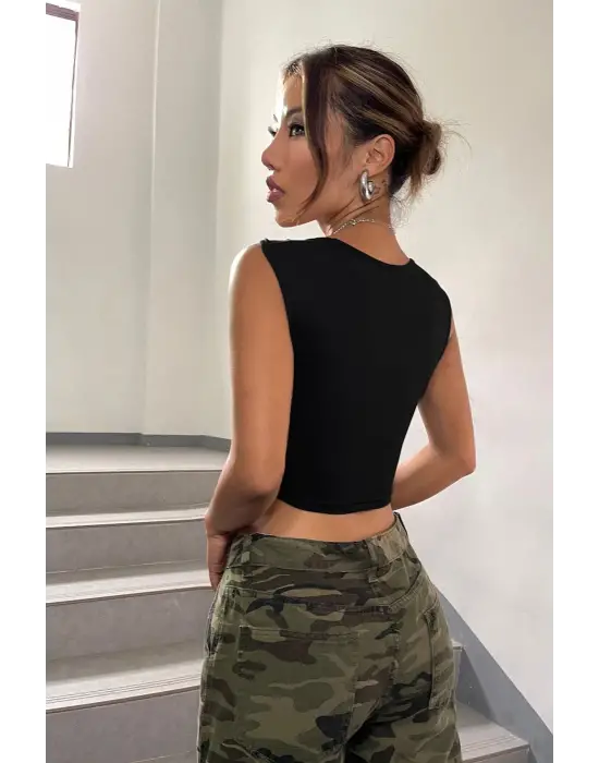 Omarı Kalınlaşan Omuz Detaylı Siyah Crop Top Bluz