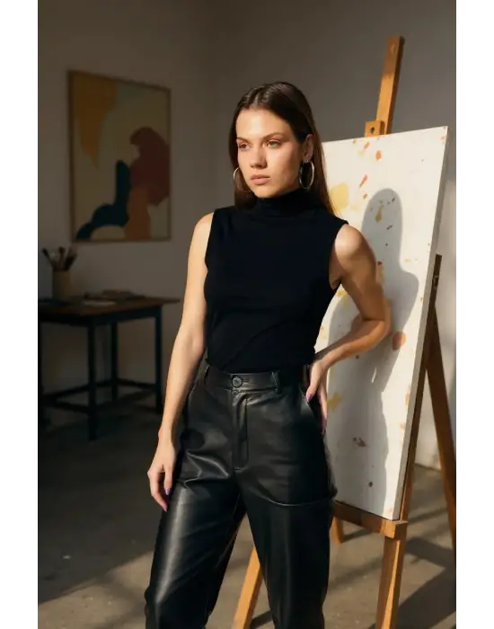 Kadın Siyah Kolsuz Balıkçı Yaka Basic Bluz