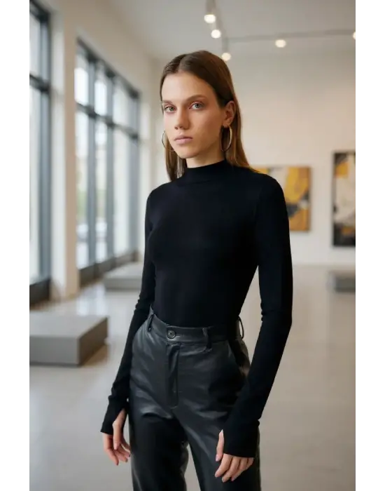 Kadın Siyah Parmak Detaylı Esnek Uzun Kollu Body