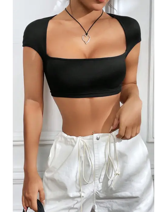Omarı Siyah Dekolteli Yarım Kol Crop Top Bluz