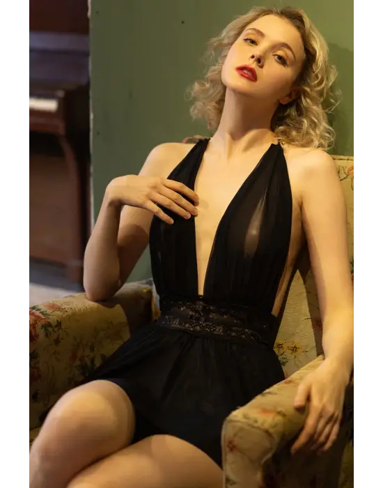 Omarı Şık Dantelli Siyah Sırtı Açık Gecelik Seti