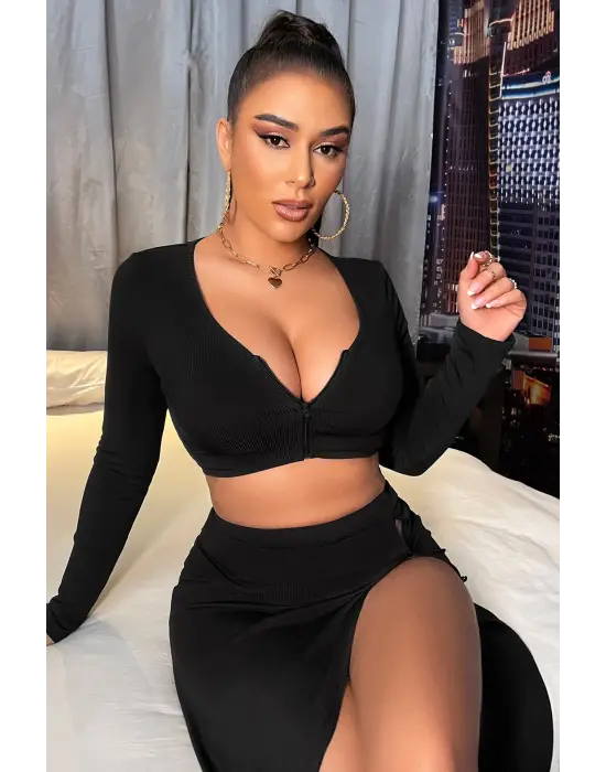 Omarı Siyah Uzun Kol Dekolteli Crop Top Bluz