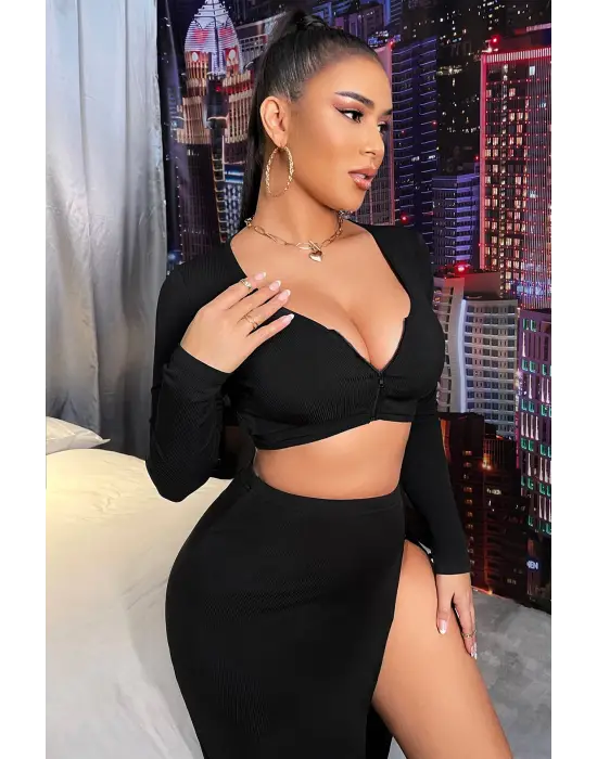 Omarı Siyah Uzun Kol Dekolteli Crop Top Bluz