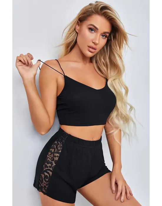 Omarı Siyah Dantel Detaylı Şortlu Gecelik Takım