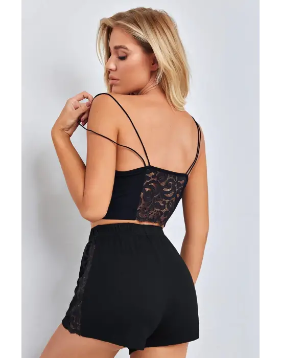 Omarı Siyah Dantel Detaylı Şortlu Gecelik Takım