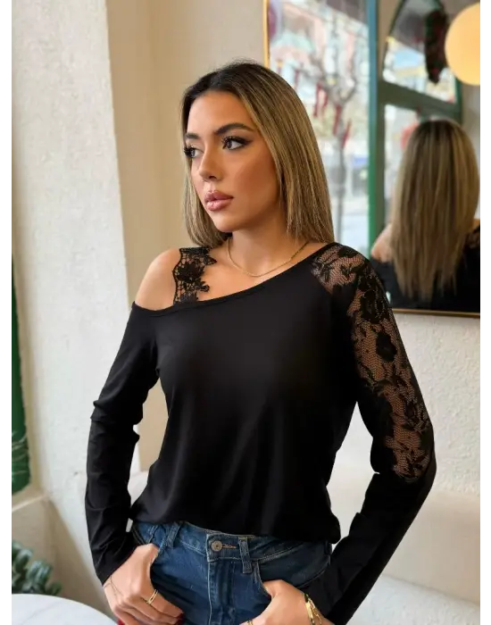 Kadın Tek Omuzu Açık Askılı Dantelli Viskon Bluz