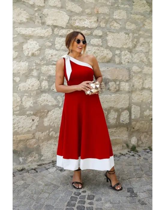 Omarı Şıklığınızı Öne Çıkarın: Renkli Tek Omuzlu Krep Elbise