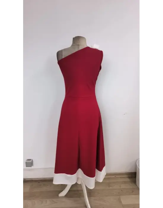 Omarı Şıklığınızı Öne Çıkarın: Renkli Tek Omuzlu Krep Elbise